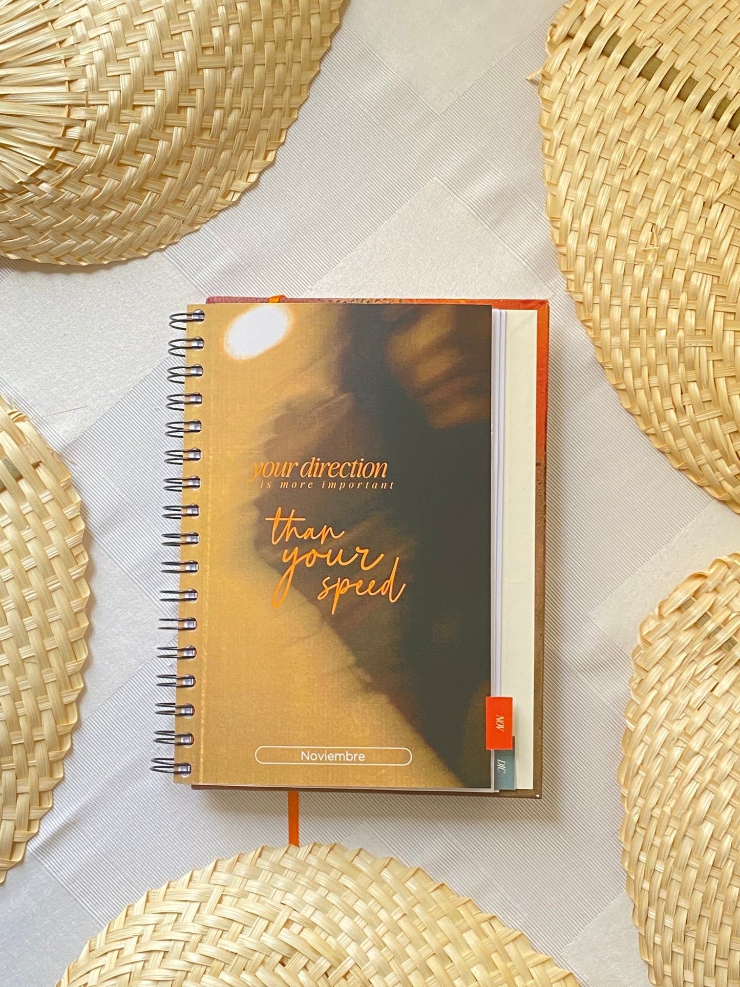 Agenda flores naranja